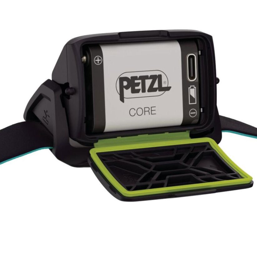 čelovka PETZL Actik Core 625 green