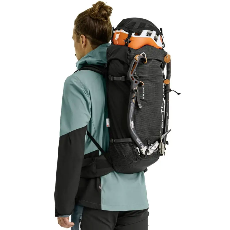 batoh ORTOVOX Peak Light 32 black raven