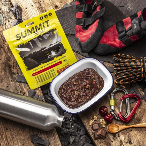 SUMMIT TO EAT - Chocolate mousse with granola and cherry